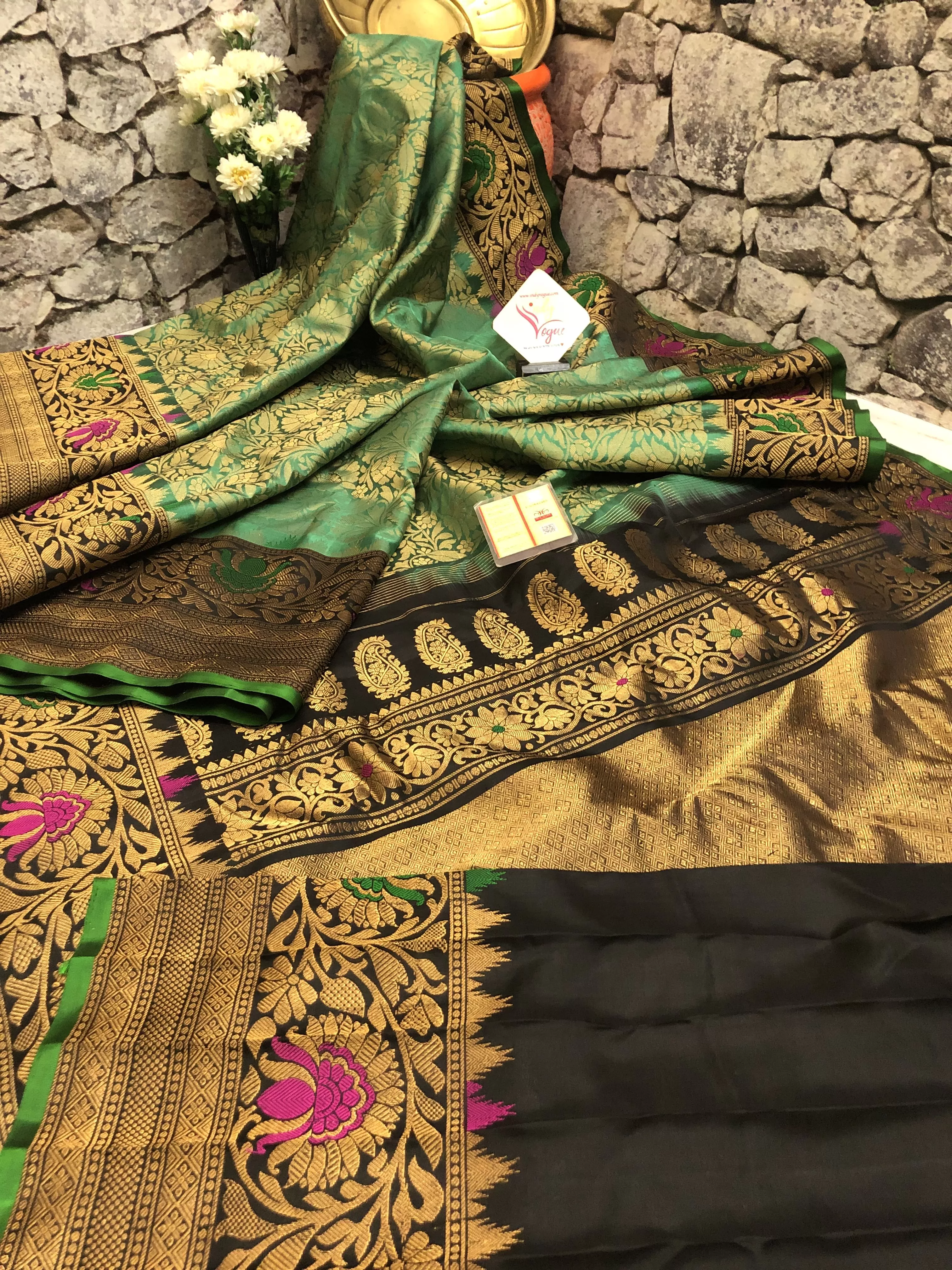 Emerald Green Color Gadwal Silk Saree with Brocade Zari and Meenakari Work