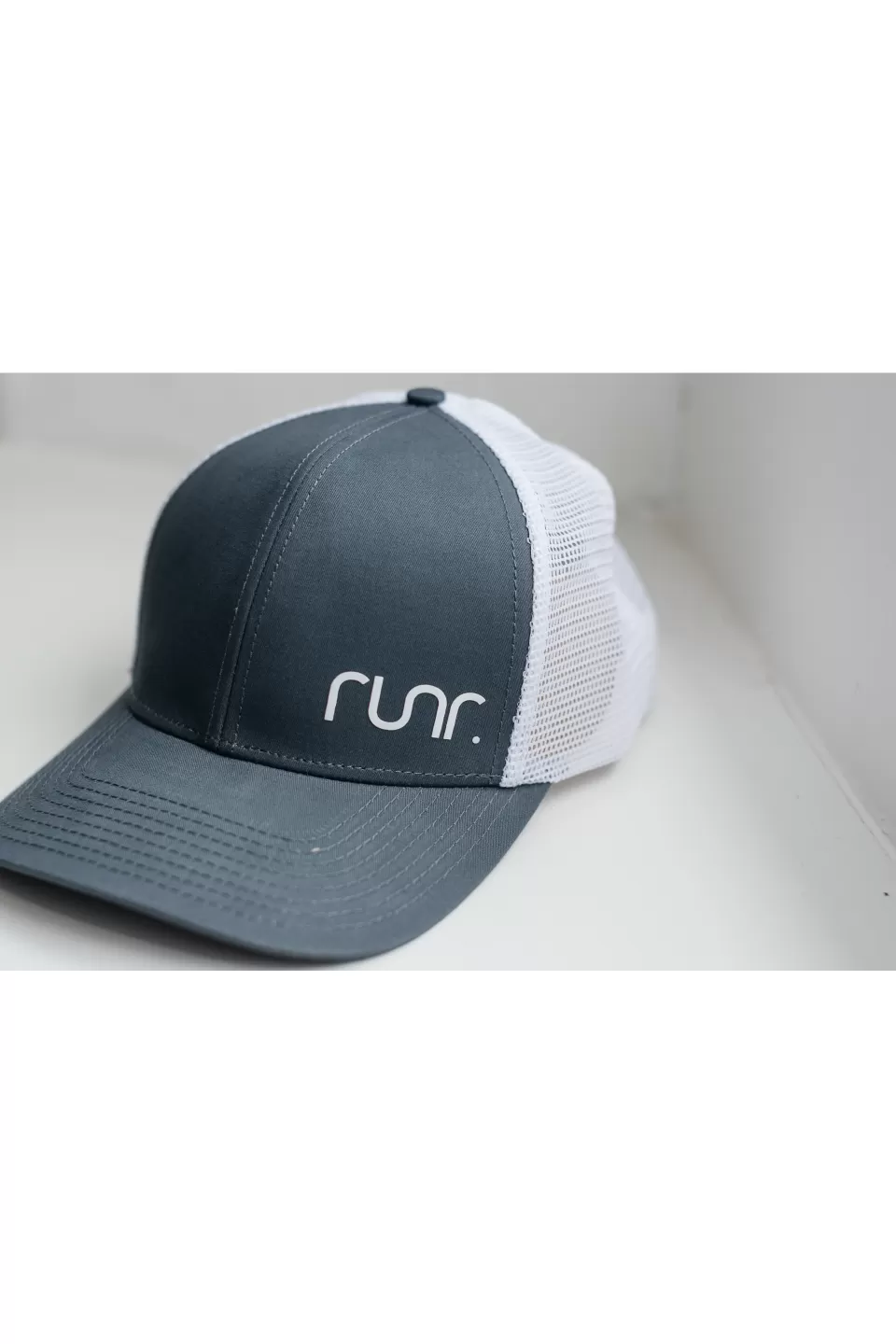 Runr Two Tone Retro Trucker Hat - Charcoal & White